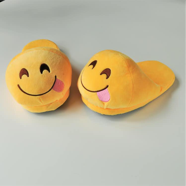 Emojitofflor med tungan ute