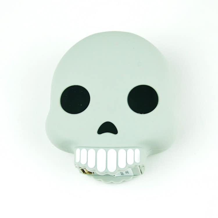 Powerbank som är en döskalle